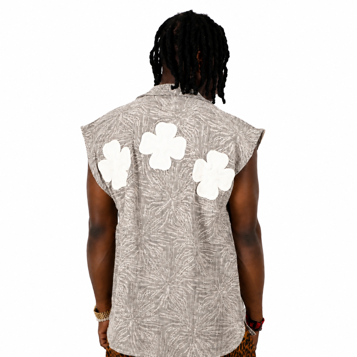 Chemise Sans Manches Grise à Motif avec Broderies – Style Streetwear