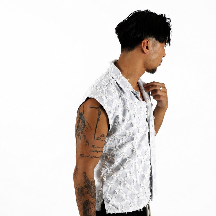 Chemise sans manche ciel & blanc avec plume