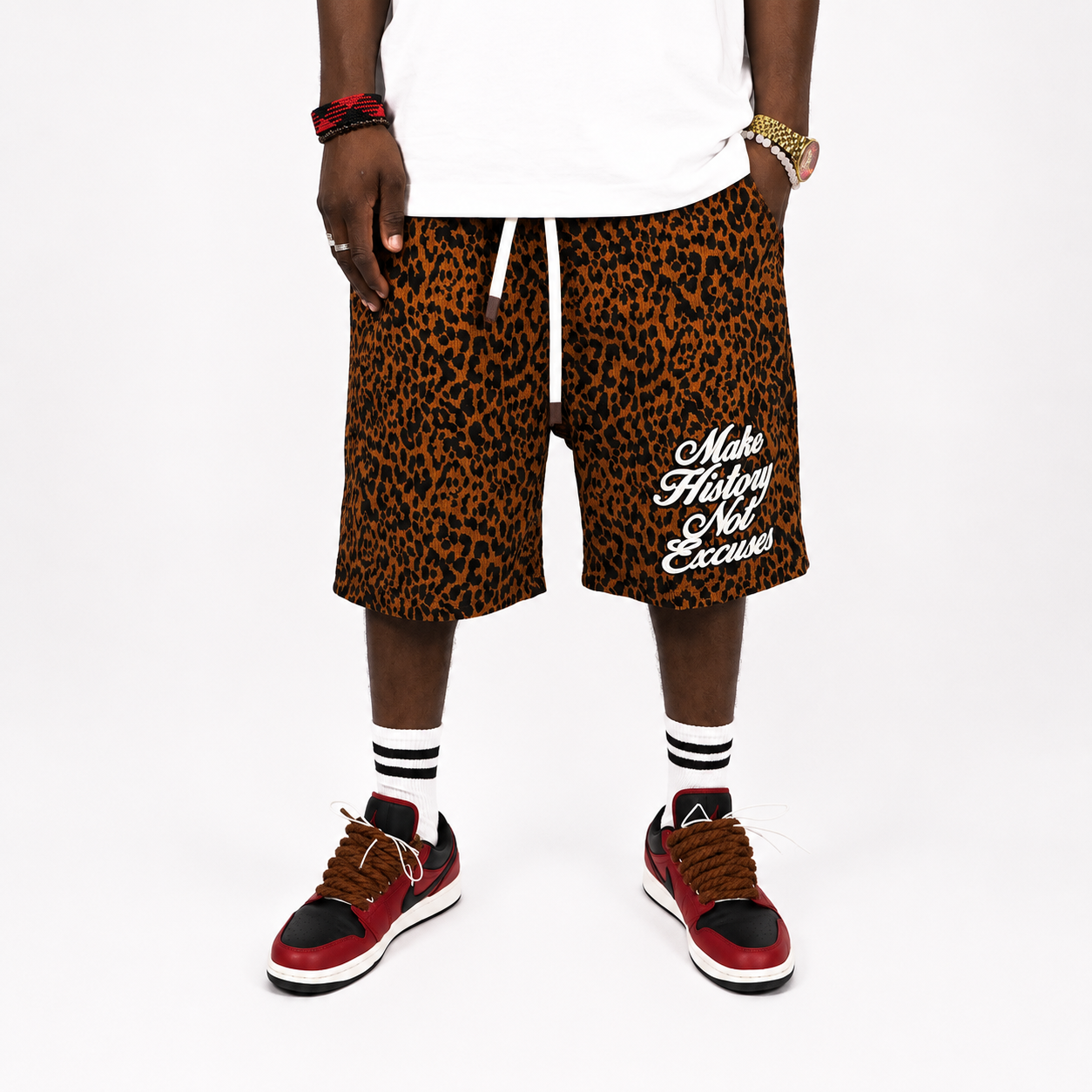 Ensemble t -shirt oversize à col rond brodé léopard & short élastique léopard